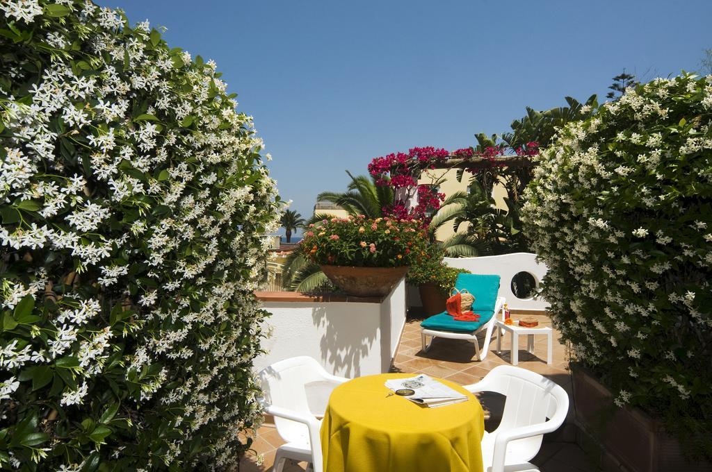 Hotel Villa Angelica Lacco Ameno  Buitenkant foto